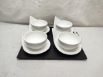 Lindo conjunto de 4 xícaras de chá em porcelana branca com bandeja em madeira. Medindo a bandeja 29cm x 29cm.