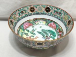 Lindo centro de mesa, fruteira bowl em porcelana oriental ricamente decorado com flores. Medindo 26cm x 11,5cm de altura.