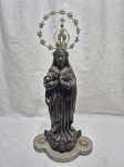 Linda imagem de Nossa Senhora da Conceição em madeira, peça assinada. Medindo 40cm de altura.