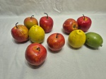 Lote de 10 frutas decorativas em plástico duro. Medindo a maça 7cm de altura.