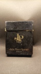 Carteira de cigarro JOHN PLAYER SPECIAL. Made by the successors to John Player & Sons, England.