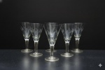 Seis taças para vinho tinto em fino cristal lapidado com folhagens. Alt. 16 cm.
