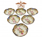 OTTO - ALEMANHA - Lindíssimo e elegante jogo de sobremesa, composto por seis delicadas tigelas. Executadas em faiança com trabalho vazado de ótima qualidade. Adornadas por clássico e belo motivo floral e ricas coberturas á ouro com azul cobalto. Perfeito estado de conservação. Medem 3 cm de altura x 14 cm de diâmetro da borda cada.