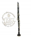 WERIL - Clarinete com boquilha W5, excelente qualidade e manufatura. Possui gravação de renomada empresa Weril. Estrutura em bom estado de conservação com leves marcas de uso. Não possui teste de funcionamento/afinamento.