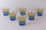 Seis (06) copos  italianos em vidro ao gosto veneziano, decorado com palmas e guirlandas pintados a mão nos tons azul e verde degradê. Marcado Made in Italy.  Med. 9 cm alt x 8,5 cm diâmetro.