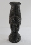 ARTE AFRICANA- VINTAGE- SKELBIMAI LANKOMIAUSIAS LIETUVO- Escultura africana em ébano ricamente entalhada. Med. 30 cm alt.