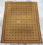 CASA CAIADA 1984- Antigo tapete arraiolo . Obs: Necessita restauro, rapé. Med. 245 x 197 cm.