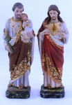 ARTE SACRA - duas imagens sacras em estuque representando Sagrado Coração de Jesus e São José em policromia com farta douração , olhos de vidro e pedrarias. Med. 20 cm alt cada.