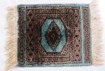 Tapete Pakistão para cima de móvel. Med. 49 x 33 cm.