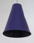 Lustre de metal, pintado na cor roxa, formato de sino. Acompanha fiação. Med. 21 x 18,5 cm diâmetro.