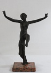 ART DECO- Escultura em bronze  representando " Dançarina ", base quadrada em granito rosa rajado , atribuida A. Bouraine.  Med. 30 cm alt. . PESO 2,5 kg.