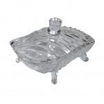 Bombonière em cristal translúcido lapidado em formato de folha opiado em pés recurvos, 19 x 12, Alt. 15cm.