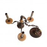 Luminária de teto para 3 luzes executado em bronze e baquelite na cor creme, acompanha o espelho de teto, Diam. 36, Alt.26 cm, com corrente 86 cm.