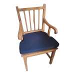 Cadeira  de braço em madeira nobre, 54 x 44, Alt. 90 cm.