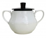 STEATITA - Açucareiro com alças em pasta de porcelana branca esmaltada, tampa em madeira. Possui registro. Mede 16cm altura.