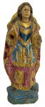 MINAS SÉC. XIX - Antiga imagem sacra representando Santa Luzia apoiada sobre base, com patina original da época e detalhes em vibrante ouro. Possui perdas. Mede 27cm altura.