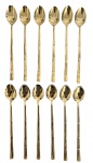 Jogo de 12 elegantes colheres confeccionadas em metal com acabamento em dourado brilhante. Cada peça apresenta cabo com delicada textura que remete ao bambu, conferindo um charme natural e sofisticado à mesa posta. O design contemporâneo aliado ao tom dourado agrega requinte e versatilidade, ideal para compor serviços de chá, café ou sobremesas com um toque de luxo.Mede 19cm.