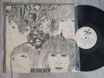 LP THE BEATLES - REVOLVER // CAPA CONFORME FOTOS // DISCO EM MUITO BOM ESTADO // PODE CONTER RISCOS QUE CAUSAM CHIADOS, RUÍDOS OU PULOS