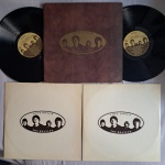 LP THE BEATLES - LOVE SONGS CAPA DUPLA C/ ENCARTE // CAPA CONFORME FOTOS // DISCO EM MUITO BOM ESTADO // PODE CONTER RISCOS QUE CAUSAM CHIADOS, RUÍDOS OU PULOS
