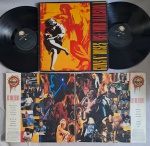 LP GUNS N' ROSES - USE YOUR ILLUSION DUPLO C/ ENCARTE // CAPA CONFORME FOTOS // DISCO EM MUITO BOM ESTADO // PODE CONTER RISCOS QUE CAUSAM CHIADOS, RUÍDOS OU PULOS