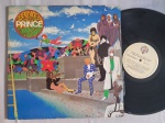 LP PRINCE AND THE REVOLUTION - AROUND THE WORLD IN A DAY CAPA DUPLA // CAPA CONFORME FOTOS // DISCO EM MUITO BOM ESTADO // PODE CONTER RISCOS QUE CAUSAM CHIADOS, RUÍDOS OU PULOS