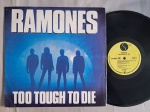 LP IMPORTADO ALEMANHA RAMONES - TOO TOUGH TO DIE // CAPA CONFORME FOTOS // DISCO EM MUITO BOM ESTADO // PODE CONTER RISCOS QUE CAUSAM CHIADOS, RUÍDOS OU PULOS