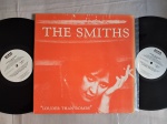 LP THE SMITHS - LOURDER THAN BOMBS CAPA DUPLA // CAPA CONFORME FOTOS // DISCO EM MUITO BOM ESTADO // PODE CONTER RISCOS QUE CAUSAM CHIADOS, RUÍDOS OU PULOS