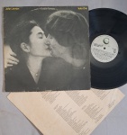 LP JOHN LENNON & YOKO ONO - DOUBLE FANTASY C/ ENCARTE // CAPA CONFORME FOTOS // DISCO EM MUITO BOM ESTADO // PODE CONTER RISCOS QUE CAUSAM CHIADOS, RUÍDOS OU PULOS