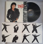 LP MICHAEL JACKSON - BAD C/ ENCARTE // CAPA CONFORME FOTOS // DISCO EM MUITO BOM ESTADO // PODE CONTER RISCOS QUE CAUSAM CHIADOS, RUÍDOS OU PULOS