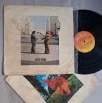 LP PINK FLOYD - WISH YOU WERE HERE C/ ENCARTE // CAPA CONFORME FOTOS // DISCO EM MUITO BOM ESTADO // PODE CONTER RISCOS QUE CAUSAM CHIADOS, RUÍDOS OU PULOS