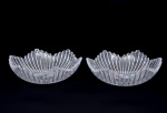 Par de fruteiras em demi cristal, bordas recortadas com bojos facetados med. 10x29 cm de diâmetro.
