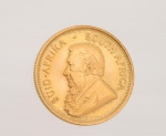 Numismática - Colecionismo - Moeda de ouro - 1/4 Krugerrand - África do Sul, datada de 1980 - med. 2,1 cm de diâmetro - peso aproximado - 8,5 gr - ESTE LOTE SOMENTE PODERÁ SER RETIRADO COM AGENDAMENTO PRÉVIO DE 48H DE ANTECEDÊNCIA, MEDIANTE CONFIRMAÇÃO DO PAGAMENTO, POIS NÃO ENCONTRAM-SE NO LOCAL DE REALIZAÇÃO DO LEILÃO