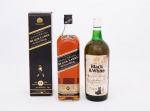 Bebidas - Lote constando de duas garrafas de whisky sendo uma " Black label - Johnnie Walker" 12 anos - 1 litro lacrada acondicionada em caixa original e uma " Black e White " 1 litro lacrada  (sem garantia do líquido)