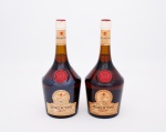 Bebidas - Lote constando de duas garrafas de " Dom Bénedictine " - licor - France - 1 litro lacradas (sem garantia do líquido)