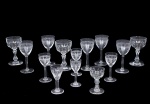 Lote constando de catorze copos em cristal europeu diversos sendo cinco cálices para vinho do porto em cristal Fratelevita  - Bahia com decoração lavrada decorados com guirlandas - med. 12x5 cm de diâmetro, três cálices de licor do mesmo conjunto - med. 10x4 cm de diâmetro, três cálices para vinho do porto com lapidação dita " dedão " hastes facetadas - med. 11x6 cm de diâmetro, um cálice para licor do mesmo modelo - med. 8x5 cm de diâmetro, e dois cálices para licor de modelos diferentes - med. 9x4 cm de diâmetro