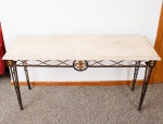Console com tampo retangular em resina com pátina , reproduzindo o efeito de mármore, base e pernas vazadas em ferro forgê com pátina preta e realces em dourado med. 82x152x46 cm (pátina com desgastes de maresia).