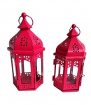 Belas lanternas indianas em metal ricamente trabalhada. Medida da maior 22 cm de altura.