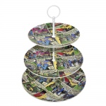 Porta doces para festas de três andares com estrutura de metal e base em porcelana com imagens de quadrinhos.