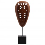 Escultura decorativa de figura nativa. Medida total 35 cm de altura.