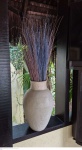 Vaso em cerâmica medindo 53 cm de altura por 32 cm de diâmetro retirada em local térreo em condominio na Av das Américas altura do Riviera del Fiori.