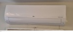 Assinatura não identificada pintura acrilica sobre tela medindo 78 cm por 130 cm, não pode ser enviado pelos correios, retirada em local térreo em condominio na Av das Américas altura do Riviera del Fiori.