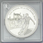 Moeda do Paraguai - 1 Guarani 2013 - Prata 0.925 - 27.0g - 40.0mm - Proof - Coleção Copa do Mundo FIFA Brasil 2014 - Na capsula Original de Acrilico - Rara - Emissão 10.000 unidades