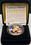 Estados Unidos - Estojo com a Moeda Fantasia de 1 Dollar Colorida da Série Presidentes - 21º Presidente - Chester Arthur - Com certificado da The Merrick Mint