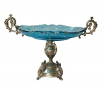 Centro de mesa em prata de lei alemão contrastada com vidro azul esmaltado, 36x46 cm