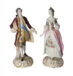 Par de estatuetas em porcelana de dresden, 35 cm