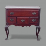 LINDA COMODA EM MADEIRA COM 1 GAVETAO E 3 GAVETAS PUXADORES EM METAL DOURADOS MEDINDO