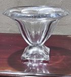 Centro de mesa em cristal tcheco da Bohemia ao estilo clássico -med. 18cm de altura e 22,5cm de diâmetro