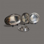 Wolf- Jogo de 4 peças e metal prateado sendo a maior 35 x 52 , as ovais 39 de diâmetro e a menor 37 de diâmetro e  uma legumeira  26 x 34 .