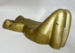PIETRINA CHECCACCI -  escultura em bronze representando nu feminino, possivelmente porta retratos. Med. 8 x 18 x 8 cm.