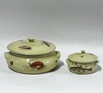 2 Pote amarelo de porcelana Mauá. Com desenho de  Lagosta medindo 30 de diâmetro. e outra com desenhos de peixe medindo 17 de diâmetro A peça por ser antiga pode apresentar desgastes. Solicite informações antes do lance.